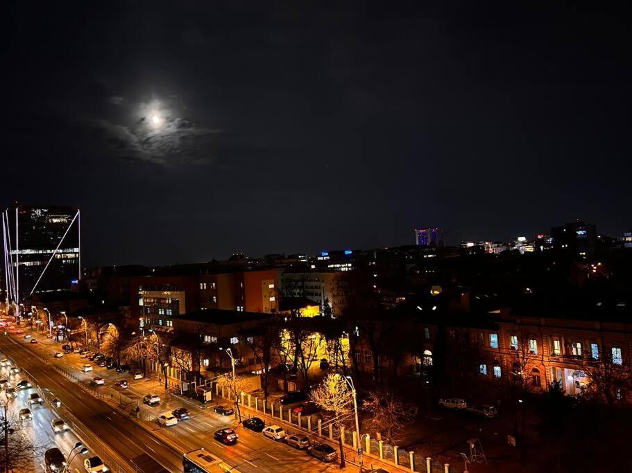 Appartamento City View Studio In The Heart Of Bucarest Esterno foto