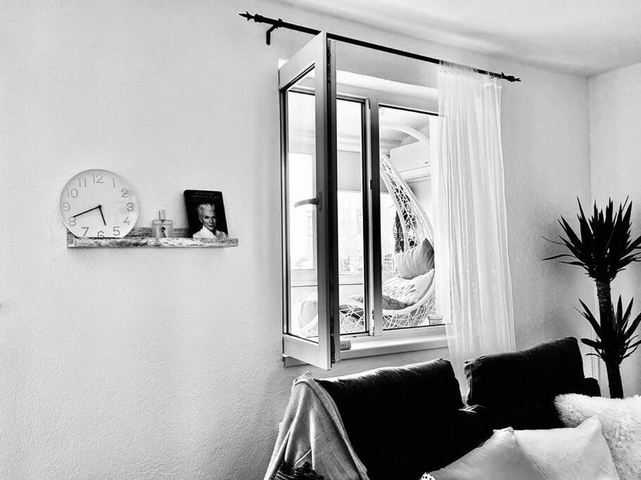Appartamento City View Studio In The Heart Of Bucarest Esterno foto